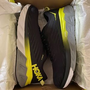 Hoka arahi 4